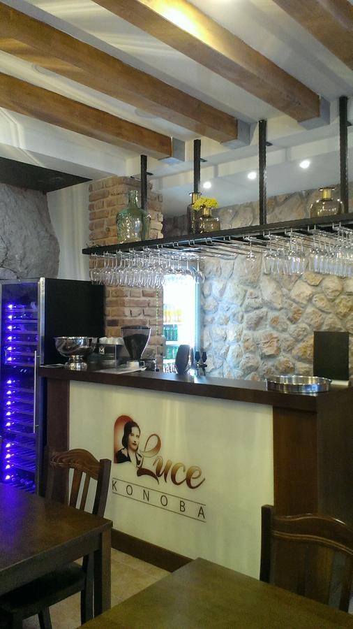 Luksuzne Sobe Luce Acomodação com café da manhã Vrbnik Exterior foto